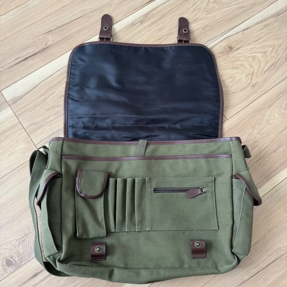 Vintage Walt Disney World Mickey Mouse Green Canvas Messenger Bag, Excellent